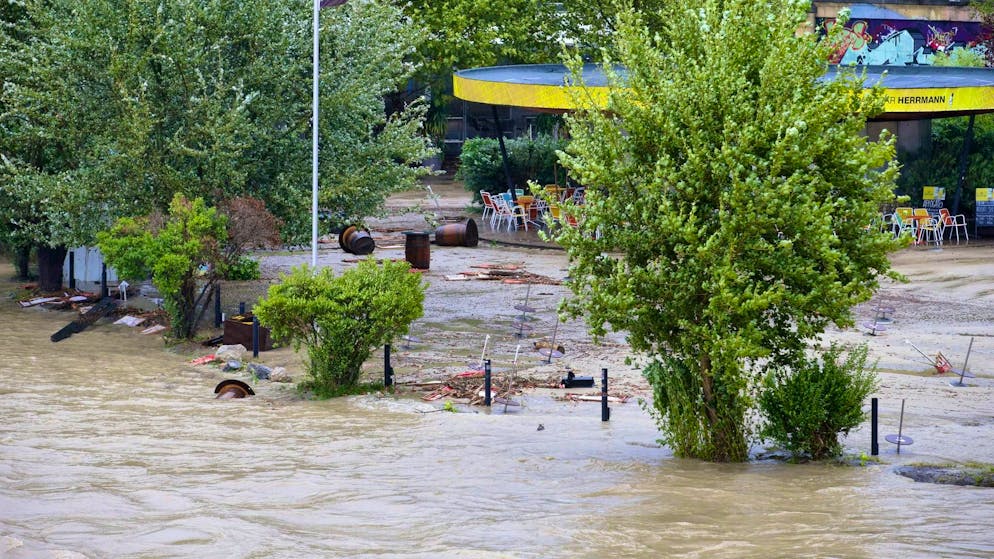 The storm-related flooding has now also reached Vienna. 