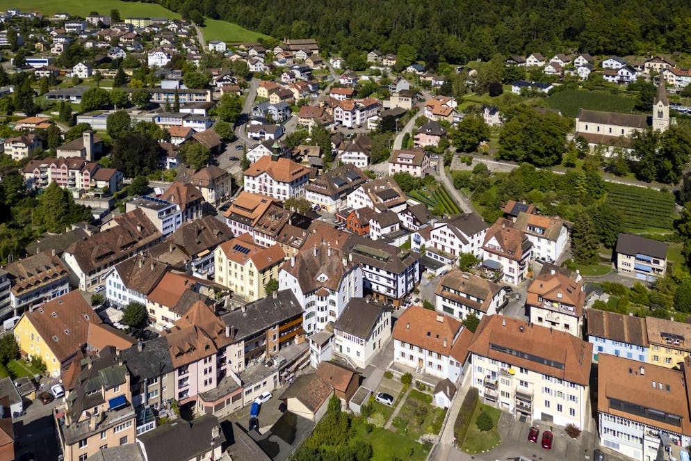 A une semaine d'un vote qui doit mettre fin à la Question jurassienne, les appels en faveur du Concordat se multiplient. Les autorités jurassiennes et bernoises comme les partis politiques invitent la population à accepter cet accord jugé équilibré. Seule l'UDC bernoise recommande de déposer un non dans l'urne.