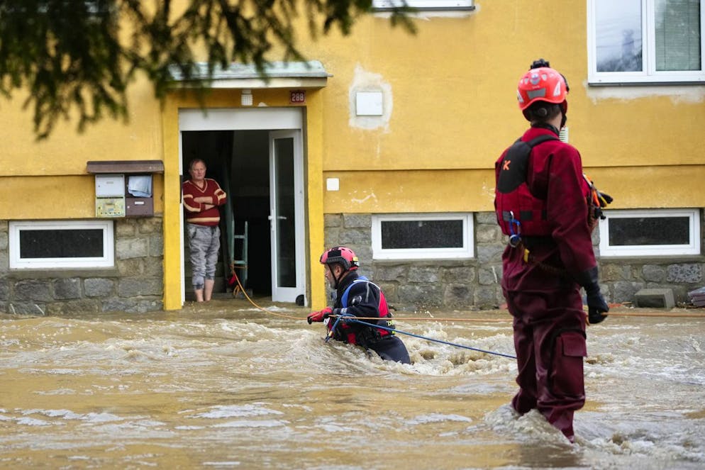 Am Wochenende verwandelten sich die Strassen in mehreren tschechischen Städten in reissende Fluten.