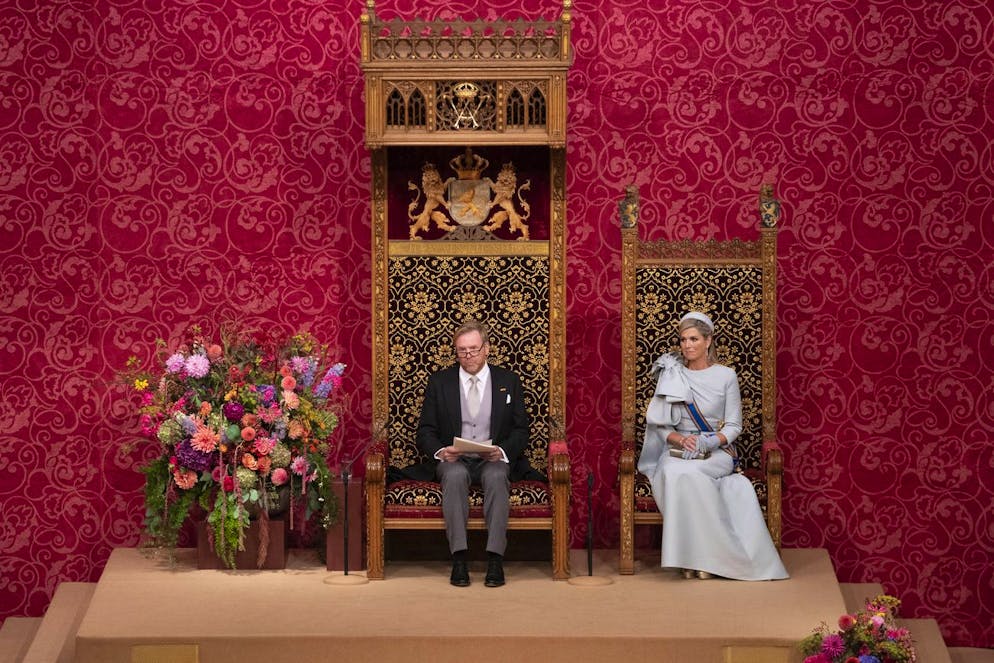 Ce discours est un événement majeur du calendrier politique néerlandais, avec une procession en grande pompe de la famille royale dans les rues de La Haye, la capitale. 