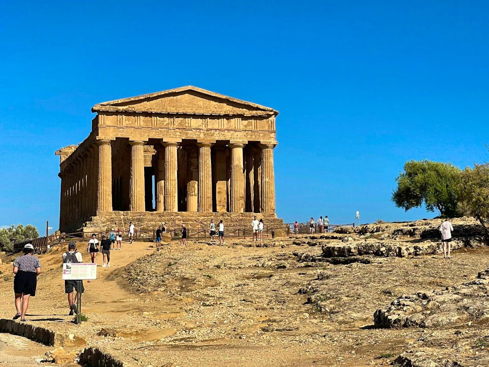 Travelogue Southern Sicily: Excursion destinations. The Valle dei Templi is an archaeological site south of the current city center of Agrigento and a popular excursion destination in the region.