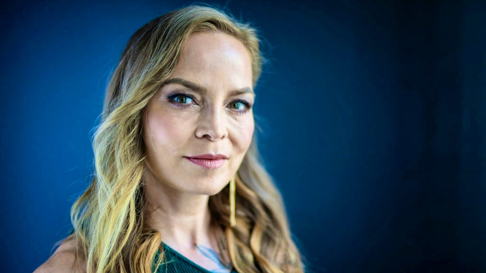 Regina Halmich likes being single, but doesn't want to stay that way - only: men hardly ever approach her.