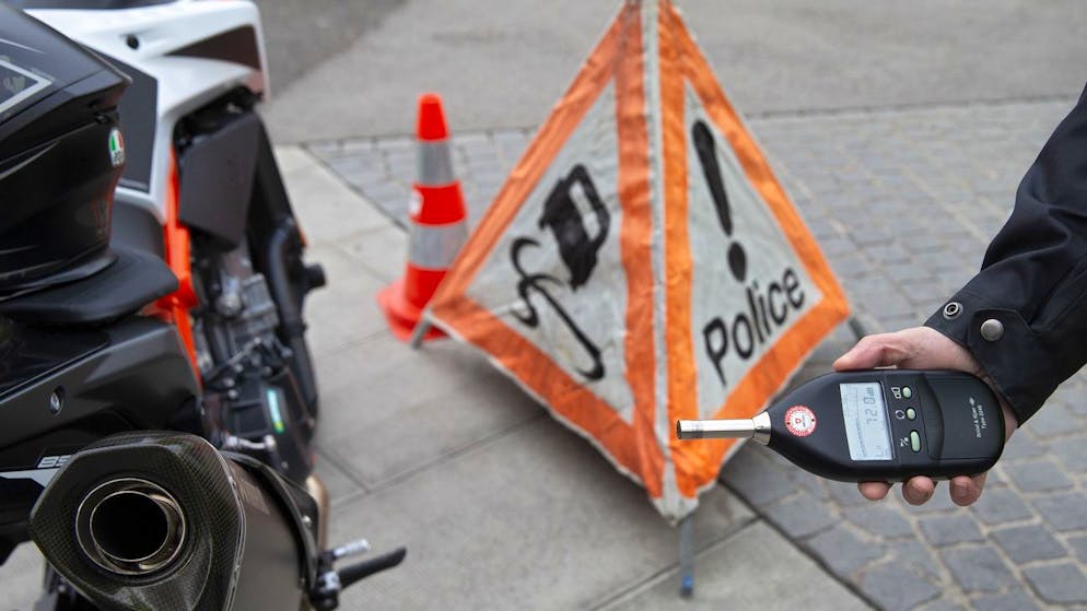 Annoyed by loud motorcycles. Concerned residents demand noise cameras at hotspots