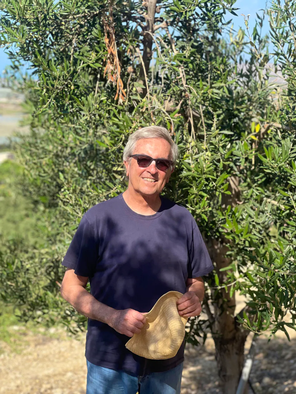 Reisebericht Südsizilien: Agriturismo Mandranova. Das Mandranova ist ein Familienbetrieb. Vater Giuseppe und Sohn Gabriele kümmern sich um die Farm mit den Oliven- und Mandelbäumen sowie die Produktion des Öls, …