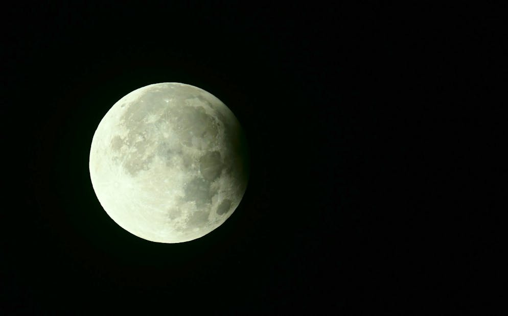 Mond bot doppeltes Schauspiel - Gallery. Die Wetteraussichten waren gut - und somit die Chancen auf eine gute Sicht auf den Mond.