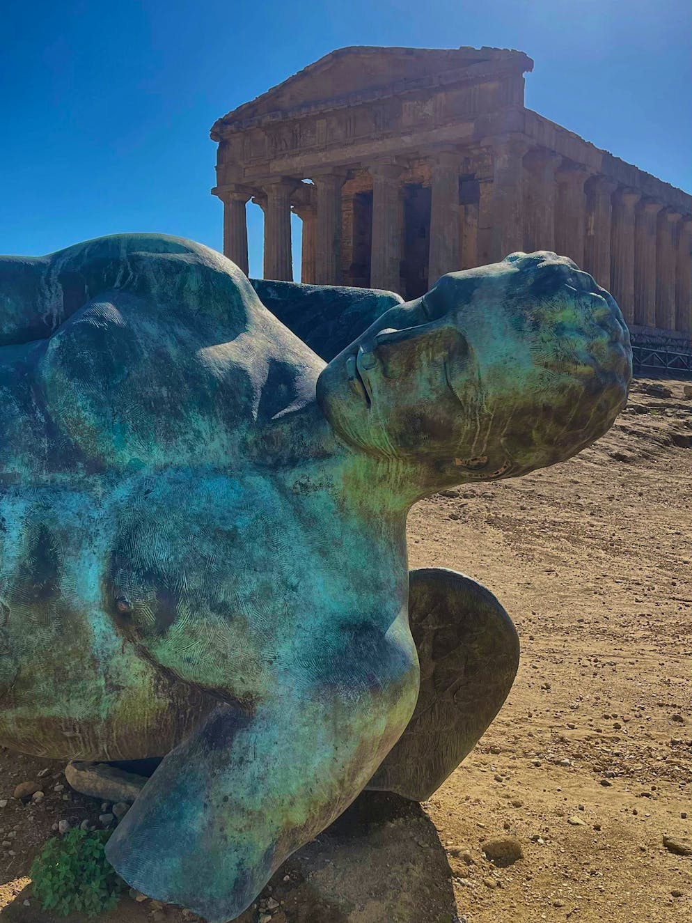 Travelogue Southern Sicily: Excursion destinations. There are several temples to discover in the Valle dei Templi, each dedicated to its own deity.