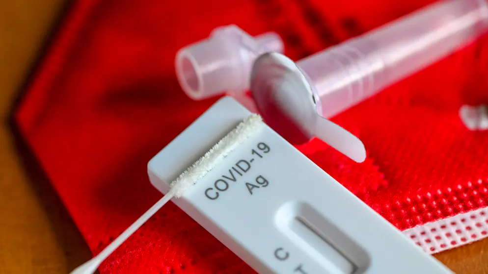 Apotheker erklärt. So musst du dich bei einer Corona-Infektion verhalten