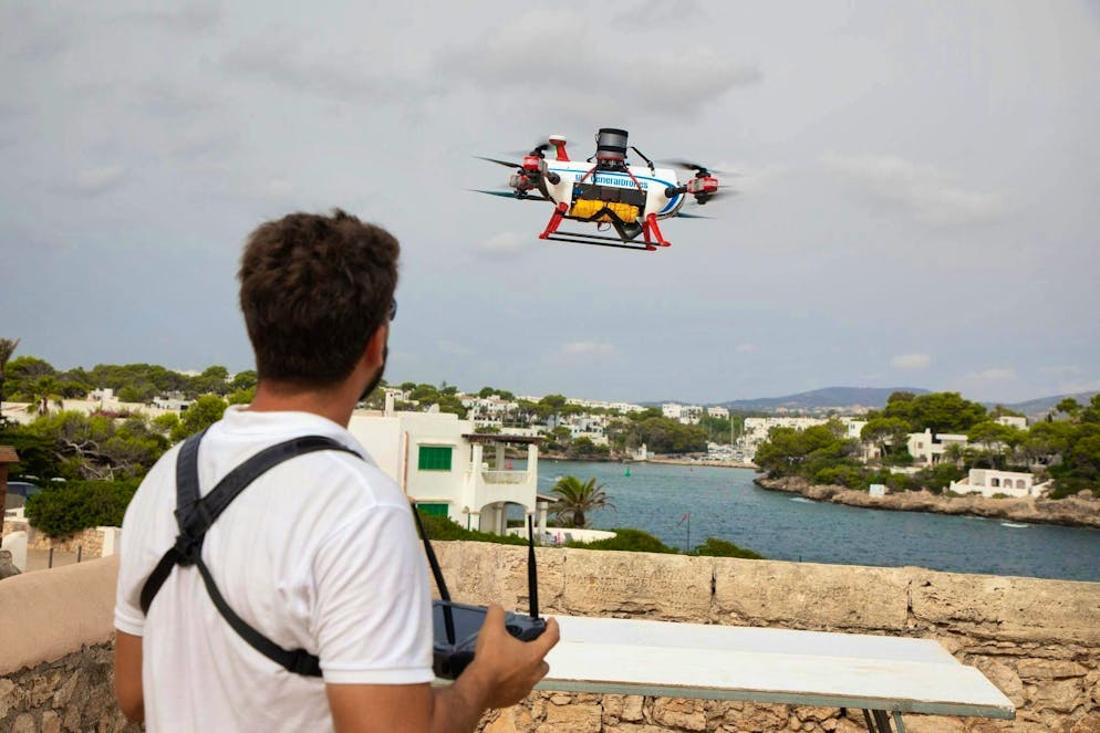 Drones to relieve lifeguards on Mallorca - Gallery. The tests on the east coast of Mallorca will run until the end of September.