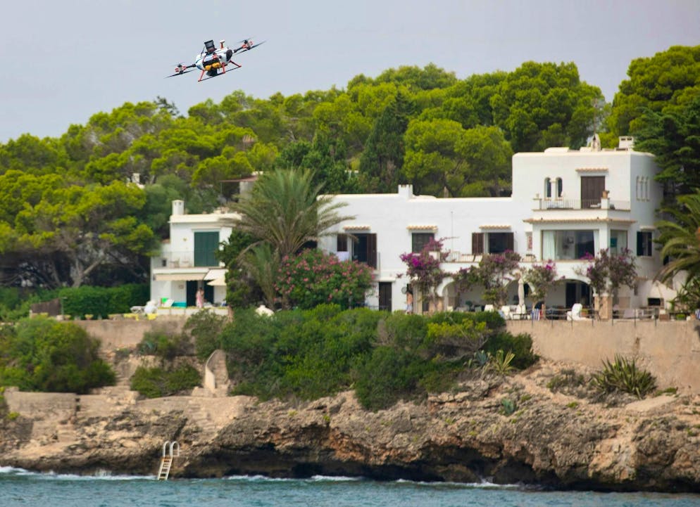 Drones to relieve lifeguards on Mallorca - Gallery. These drones have been used successfully in Valencia for years.