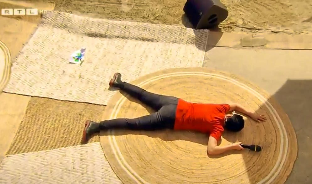 Full-body performance by a 61-year-old "singer" interpreting "Zombie".