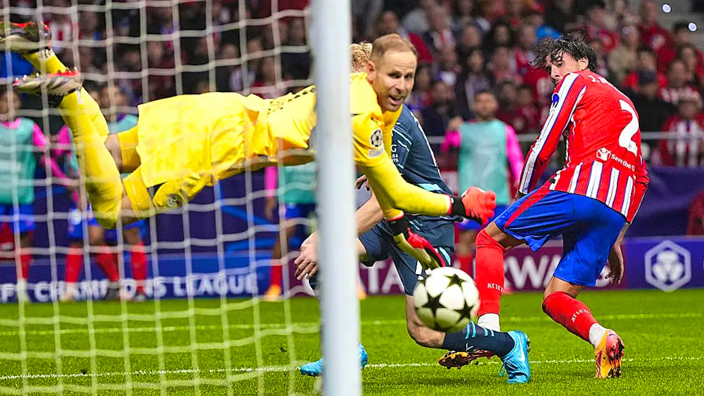 Leipzig keeper Peter Gulacsi makes a curious save against Atlético Madrid.