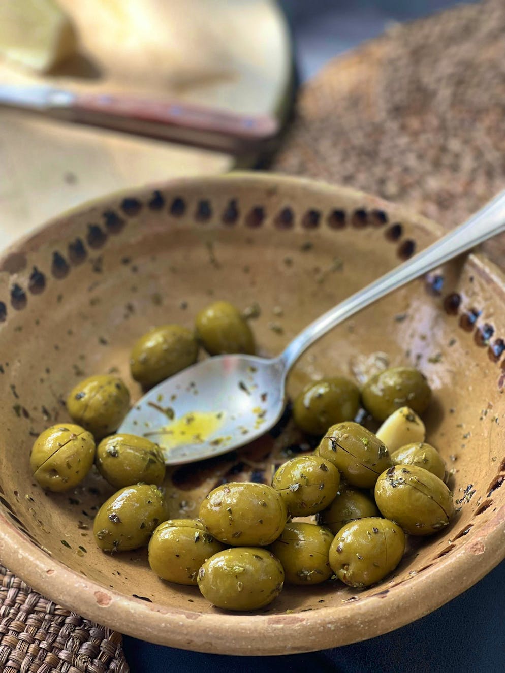 Travelogue Southern Sicily: Agriturismo Mandranova. It takes a while before they are all picked.