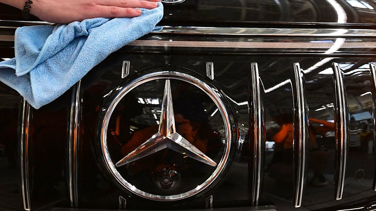 Car industry. Mercedes expects significantly lower profits