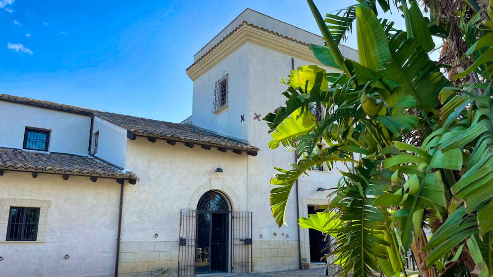 Travelogue Southern Sicily: Agriturismo Mandranova. The house was not originally intended as a hotel, but as a normal home for a Sicilian family.