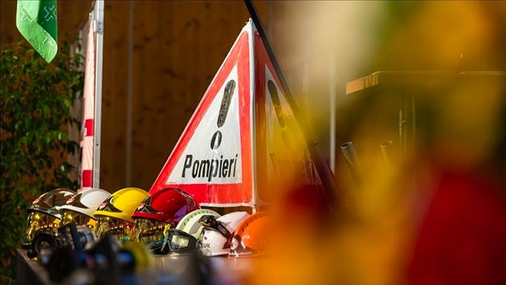 Due all'ospedale. Incendio a Mendrisio, sfollate 30 persone