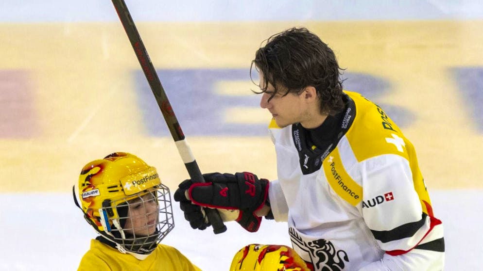 Kloten wins again in penalty shootout - Gallery. Lausanne's Théo Rochette started the series against Servette and Ajoie with three goals