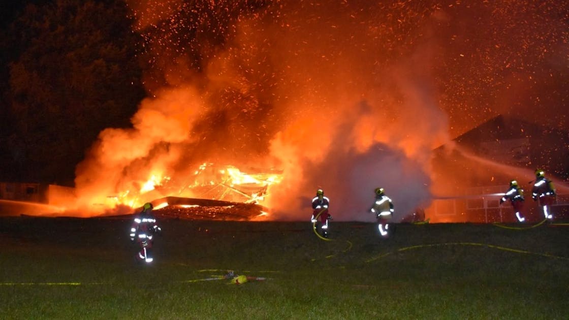 Major fire destroys building and vehicles of transport company