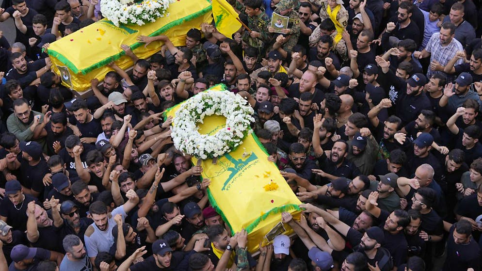 Israël n'a pas commenté l'attaque meurtrière ayant visé les appareils de transmission du Hezbollah, mais a promis jeudi de poursuivre ses opérations militaires contre le mouvement islamiste.