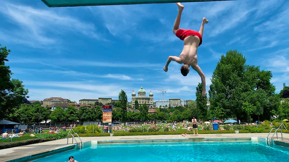 Météo maussade. Baisse de fréquentation dans les piscines et bains publics du pays
