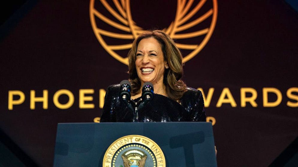 USA 2024. Kamala Harris elogia il sostegno di Taylor Swift: «Rispetto molto il suo coraggio»