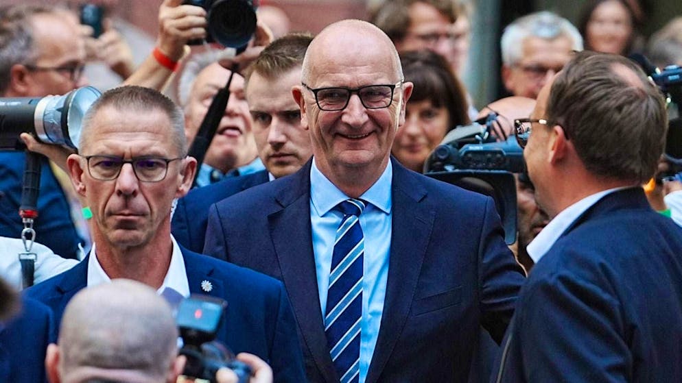 Dietmar Woidke, Minister President and Chairman of the SPD in Brandenburg, arrives at the SPD election party after the first forecasts were announced. Photo: Kay Nietfeld/dpa