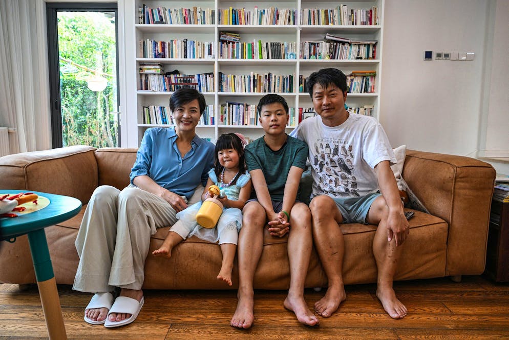 Chen Hualiang, 40 ans, est père au foyer, un statut autrefois impensable en Chine mais qui se multiplie avec l'évolution des mentalités.