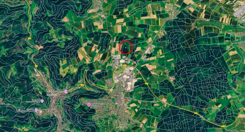 L'aereo si trova a nord di Schramberg, ma solo su Google Maps.