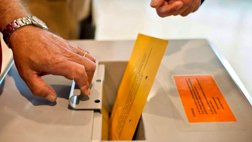 The voters of Langnau have approved a framework credit of CHF 1.9 million for the planning of a flood protection project. (symbolic image)