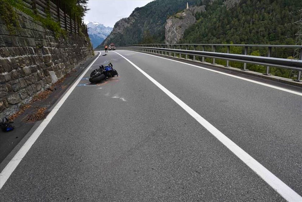 La moto ha subito ingenti danni