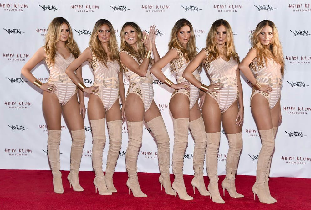Ecco alcuni dei più stravaganti travestimenti di Halloween di Heidi Klum. Nel 2016 si è fatta accompagnare da dei suoi «cloni».