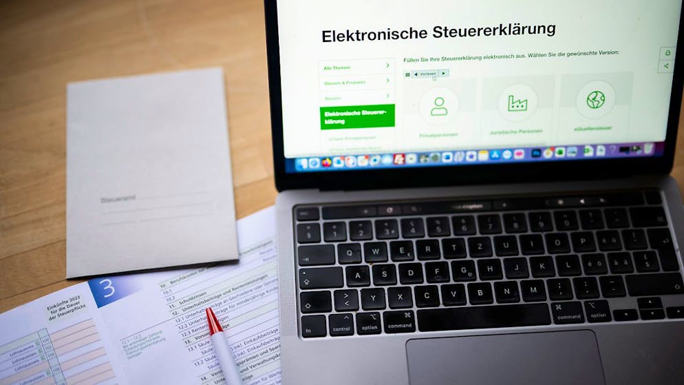 Falsche Info auf Steuerflyer. Basel muss nach Panne Internetadresse auf Bahamas kaufen