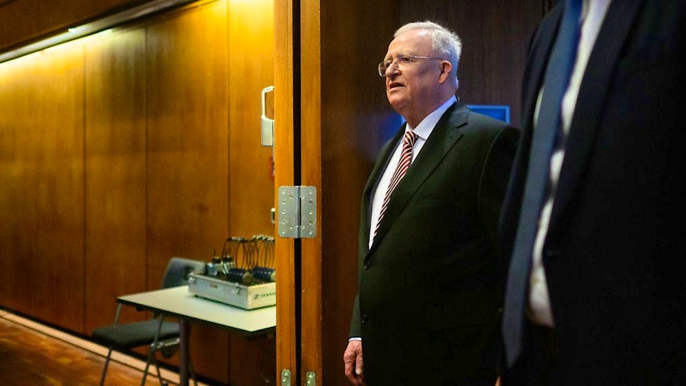 The trial on the diesel affair against former VW boss Martin Winterkorn has been postponed indefinitely. Winterkorn is in hospital after an accident.(archive image)
