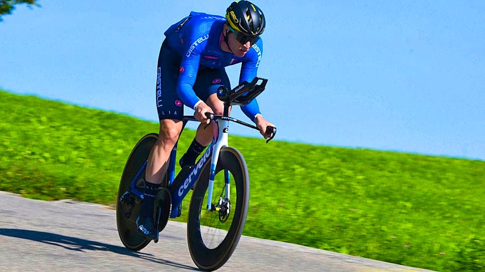 Edoardo Affini aux abords du lac de Zurich.