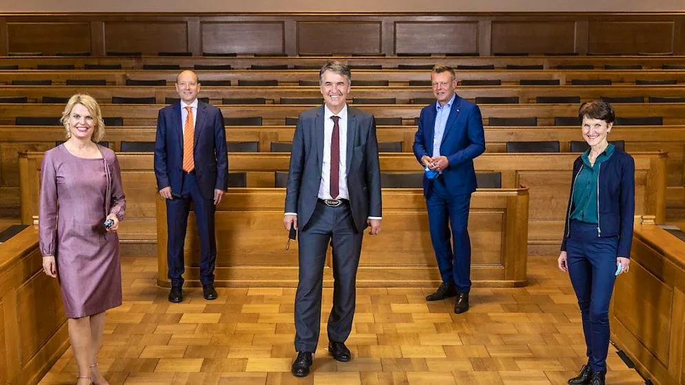 Bern's municipal council currently consists of five members. In future, there could be seven again. (Archive)