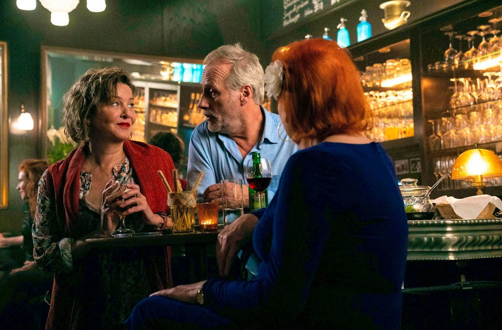 These are the Easter eggs from the Psycho crime scene. Anna Janneke (Margarita Broich, left), Paul Brix (Wolfram Koch) and their friend Fanny (Zazie de Paris) bid farewell to the audience in "Tatort: Es grünt so grün, wenn Frankfurts Berge blüh'n".