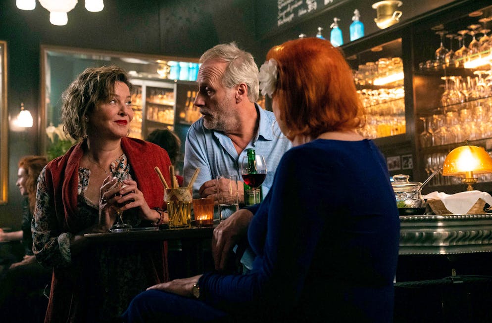 Das sind die Easter Eggs aus dem Psycho-Tatort. Anna Janneke (Margarita Broich, links), Paul Brix (Wolfram Koch) und ihre Freundin Fanny (Zazie de Paris) nehmen im «Tatort: Es grünt so grün, wenn Frankfurts Berge blüh'n» Abschied vom Publikum.