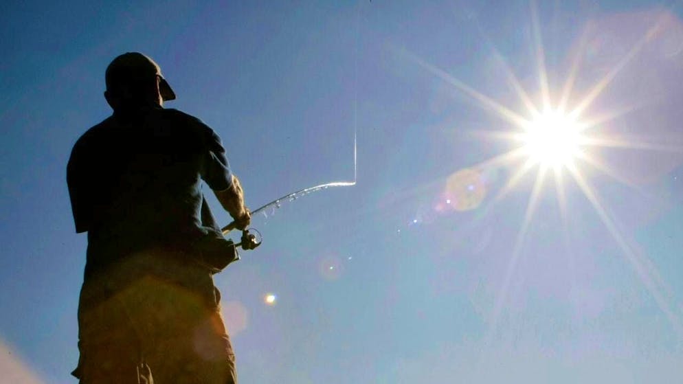 Due to PFAS contamination, recreational anglers are advised not to eat fish caught by themselves from the waters of the Basel region more than once a month. (symbolic image)