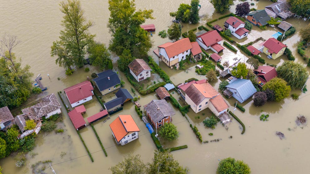 Hochwasser in Europa. Sturm Dana soll mehrere Tage lang wüten +++ Mehrere Tote bei Unwettern in Spanien