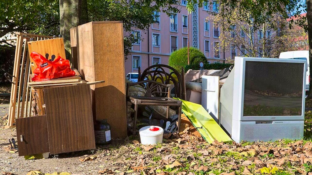 The abolition of free coupons for the disposal of bulky goods has triggered several urgent motions in the Zurich municipal council. (symbolic image)