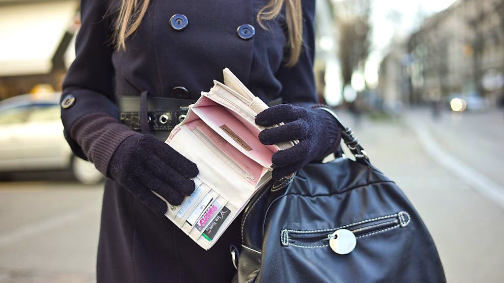 Selon l'Office fédéral de la statistique, 745'000 personnes, soit 8,7% de la population, vivaient en dessous du seuil de pauvreté en 2021 (image d'illustration).