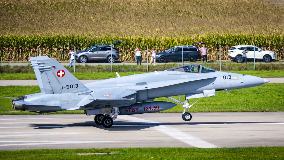 Armee halbiert Starts. Deshalb bleiben immer mehr F/A-18-Kampfjets am Boden