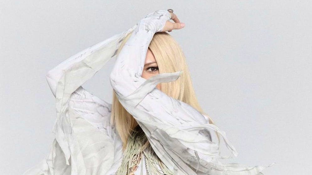 Svolta storica. Laura Pausini cambia look: &#xAB;Ecco perch&#xE9; ho deciso di farmi bionda&#xBB;