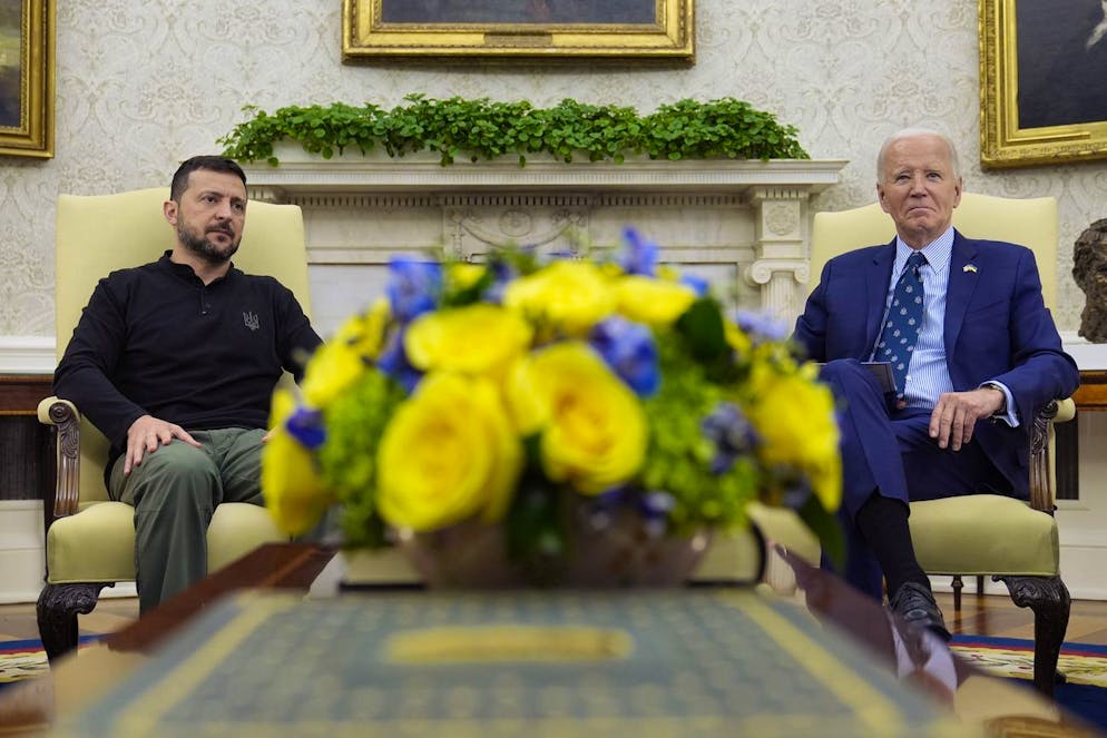Il presidente Joe Biden incontra il presidente ucraino Volodymyr Zelenskyy nello Studio Ovale della Casa Bianca a Washington.