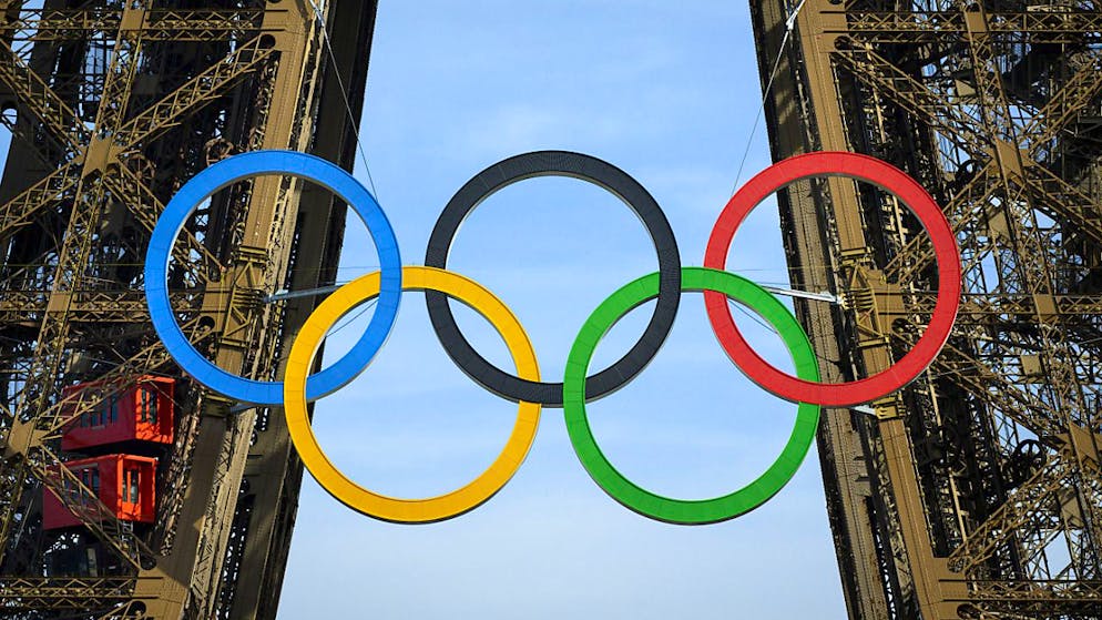Sollen eigentlich bis 2028 bleiben. Eiffelturm derzeit ohne olympische Ringe