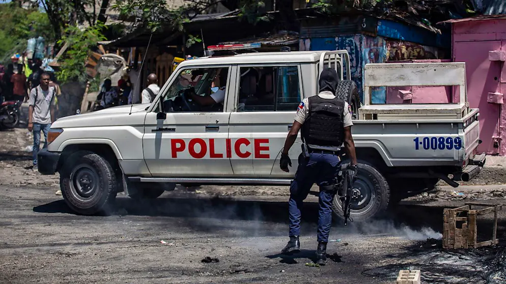 Selon le rapport, qui couvre la période allant de janvier à juin, au moins 860 personnes ont été tuées et 393 blessées au cours d'opérations de police et de patrouilles dans Port-au-Prince, dont au moins 36 enfants (image d'illustration).