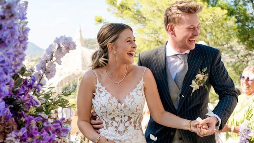 Mit Familie und Freunden. Gina Schumacher heiratet auf Mallorca