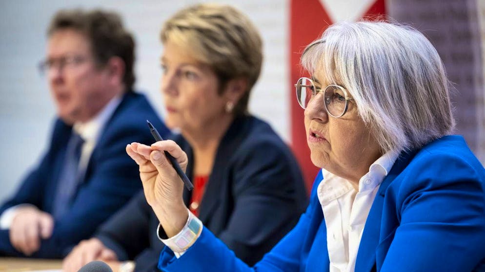 The three members of the government Elisabeth Baume-Schneider, Karin Keller-Sutter and Albert Rösti (from right to left) presented the Federal Council's savings package on September 20, 2024.
