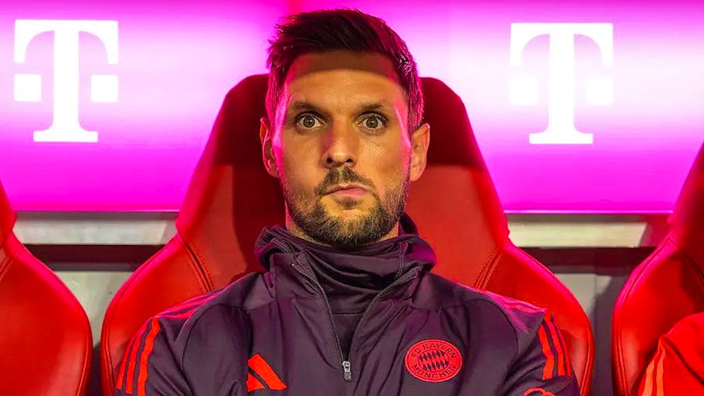 Sven Ulreich hat seine Emotionen gegen Leverkusen nicht mehr unter Kontrolle.