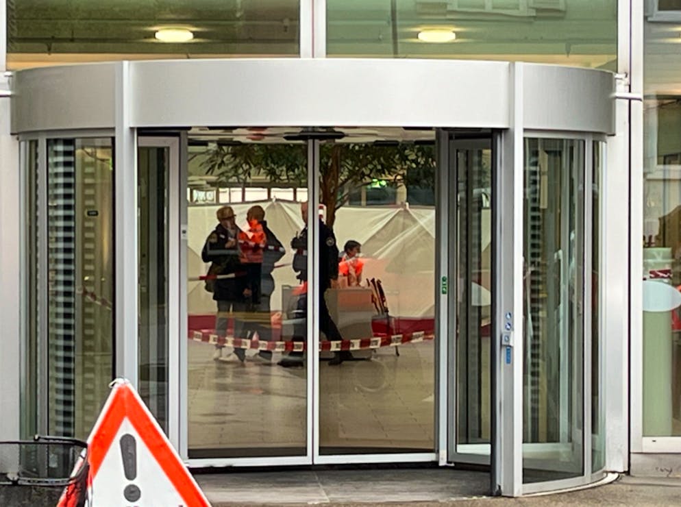 Angriff Oerlikon. In diesem Innenraum hat die Polizei einen Rückzugsort für Involvierte eingerichtet.