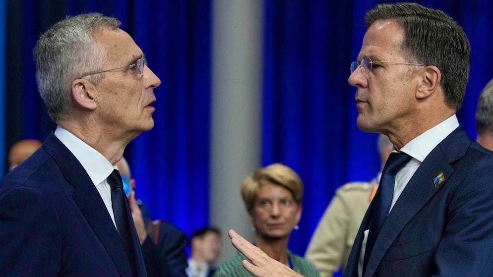 A difficult legacy: Jens Stoltenberg (left) with successor Mark Rutte in Vilnius in July 2023.